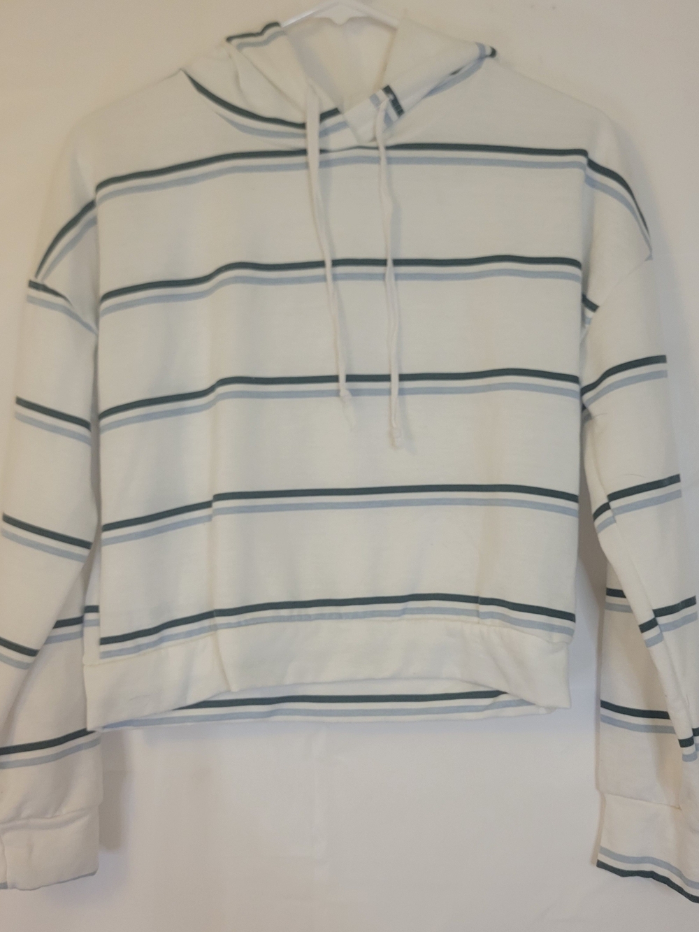 Charlotte Russe White Hooded Crewneck Sweater with Blue Stripes